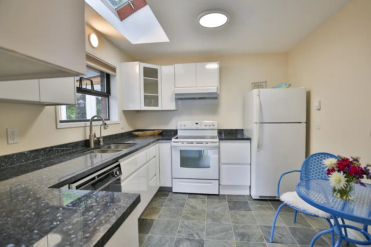 Saltspring Oceanviewgetaway Villa Fernwood